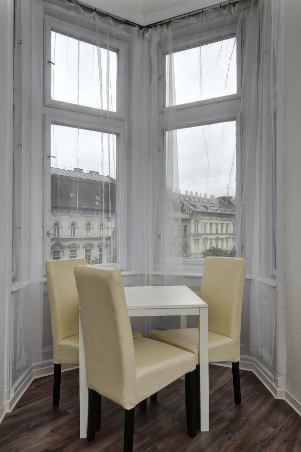 Heart Of Downtown Apartment Budapest Ngoại thất bức ảnh